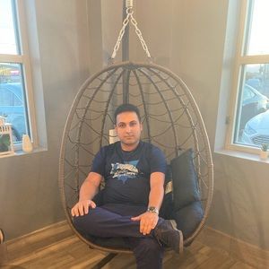 Meet your Posher, Borzou